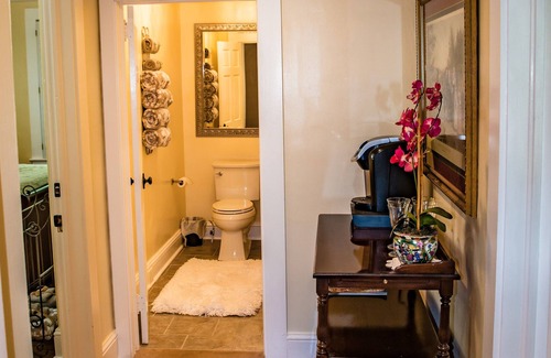 Chimney Rock House | JUDY'S ROOM-Chimney Rock Manor