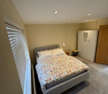 Cowley Apartment | Jugno Home
