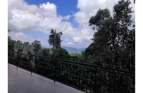 Shoghi Apartment | Jujurana-Spacious 2BHK:Valley Views, Balcony, Wifi