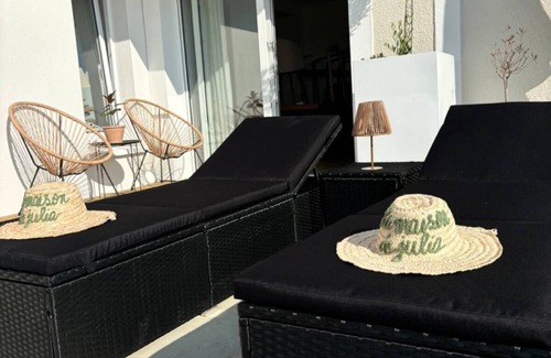 St.-Martin-des-Champs Villa | Julia's house - Private pool and jacuzzi