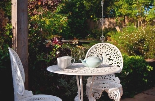 Daylesford House | Juliet's Hideaway - beautiful cottage with jacuzzi