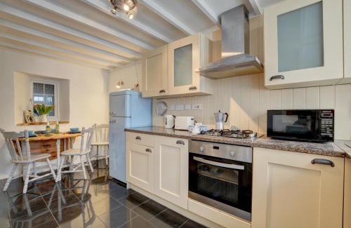 West Down House | July Cottage