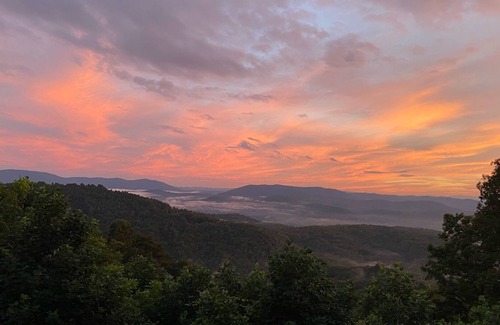 Laurel Park House | Jump Off Rock Retreat in Hendersonville
