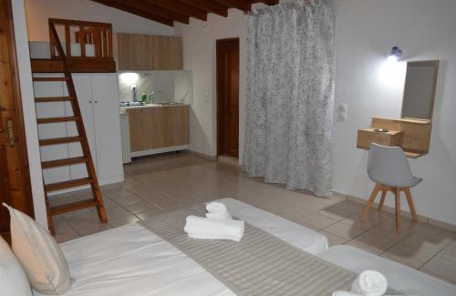 Skiathos Town Hotel | Junction studios