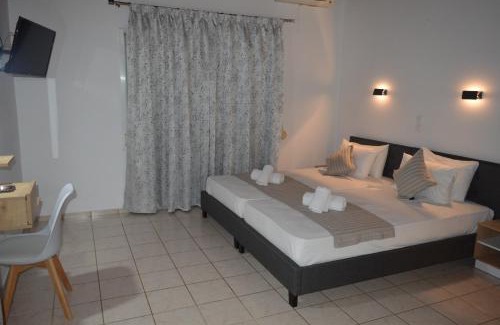 Skiathos Town Hotel | Junction studios