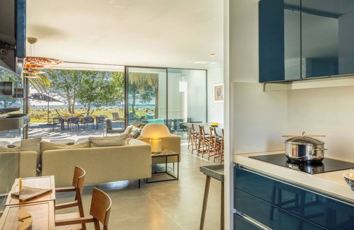 Taglio-Isolaccio House | June 1-15 Luxury Beachfront Villa With Heated Spa Pool