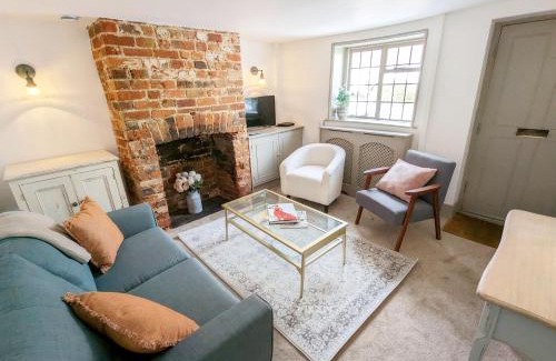 Bognor Regis House | June Cottage