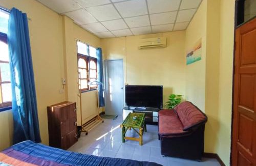 Thong Sala Apartment | June Guest House 1