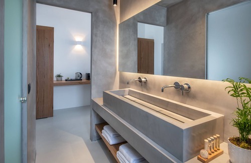 Karterados House | June Twenty Suites