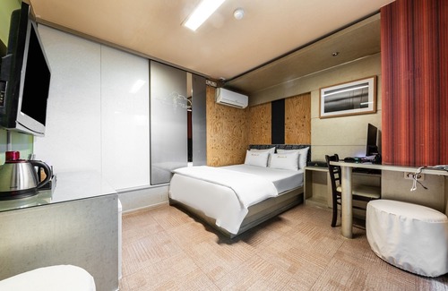 Chunggok-tong Hotel | Junggok Moon