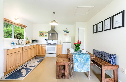 Keaau Cabin | Jungle Bungalow - A lovely space to stay for island fun!