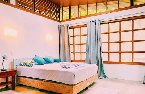 Drake Bay House | Jungle cabin with sea view & kitchen, 1' to beach