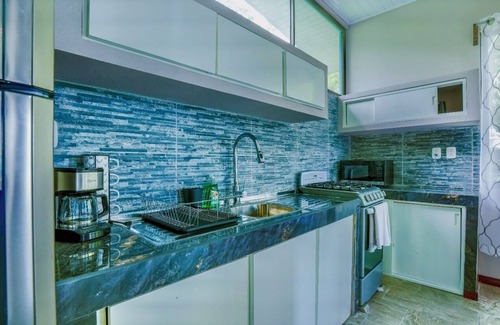 Valle Pura Vida Condo | Jungle Condo upstairs unit 2BR/1B full kitchen free parking