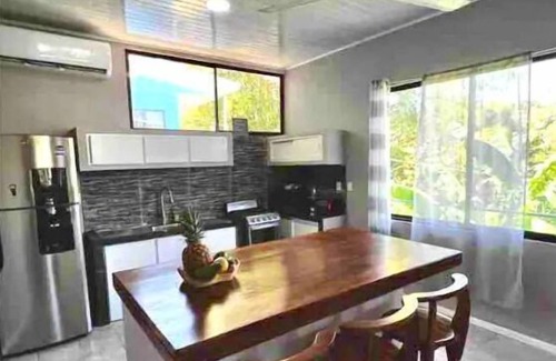 Valle Pura Vida Condo | Jungle Condo upstairs unit 2BR/1B full kitchen free parking