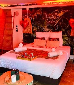 Serris Apartment | Jungle Love avec Balnéo à 10 min de Disneyland Paris