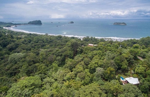 Manuel Antonio House | JUNGLE ROOST a beautiful jungle house within walking distance from the beach