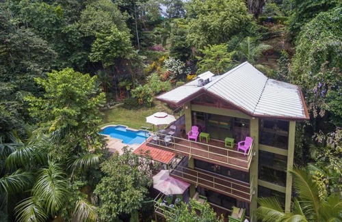 Manuel Antonio House | JUNGLE ROOST a beautiful jungle house within walking distance from the beach