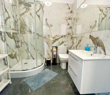 Wrzeszcz Apartment | Jungle Studio New Prywatna łazienka