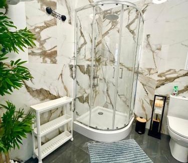 Wrzeszcz Apartment | Jungle Studio New Prywatna łazienka