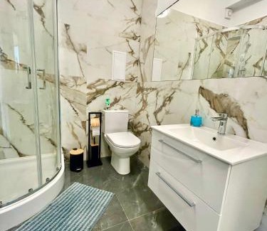 Wrzeszcz Apartment | Jungle Studio New Prywatna łazienka
