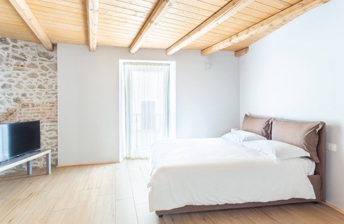 Orino Apartment | Junior Suite 1 LA Posteria BY Icasamia