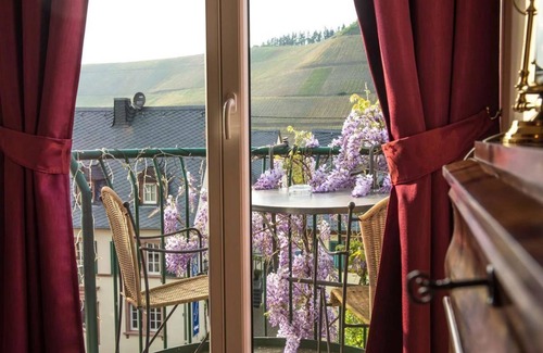 Brauneberg House | Junior Suite Gartenblick - Ferienresidenz Brauneberger Hof