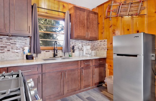 Big Bear Lake Hotel | Juniper #105