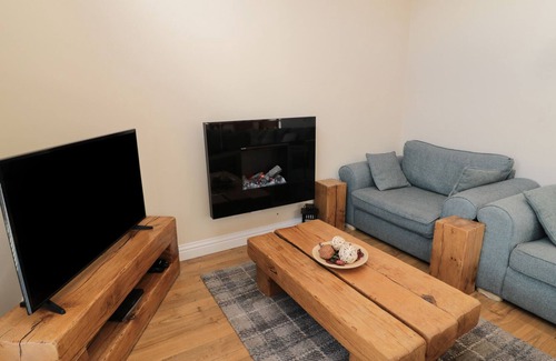 Otterburn Cabin | JUNIPER LODGE, pet friendly, character holiday cottage in Otterburn