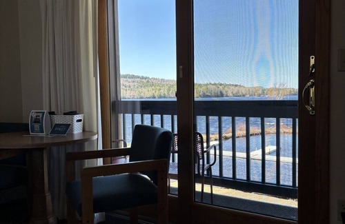 Greenville Junction House | Juniper Motel-Waterfront-Double Queen-Jacuzzi tub
