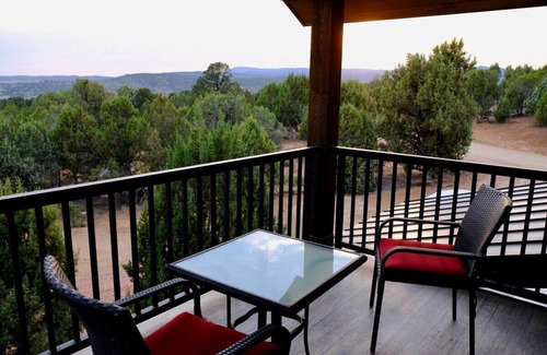 Orderville House | Juniper Ridge Luxury Lodge Two-Bedroom Casita @ East Zion