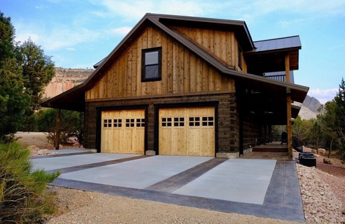 Orderville House | Juniper Ridge Luxury Lodge Two-Bedroom Casita @ East Zion