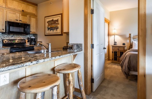 Mammoth Lakes Condo | Juniper Springs Lodge by Mammoth Five Star