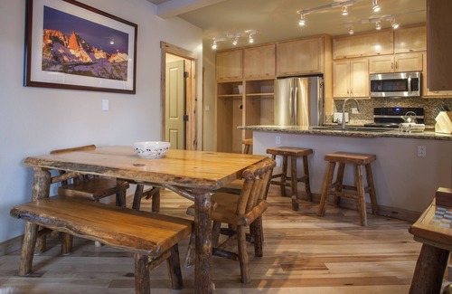 Mammoth Lakes Condo | Juniper Springs Lodge by Mammoth Five Star