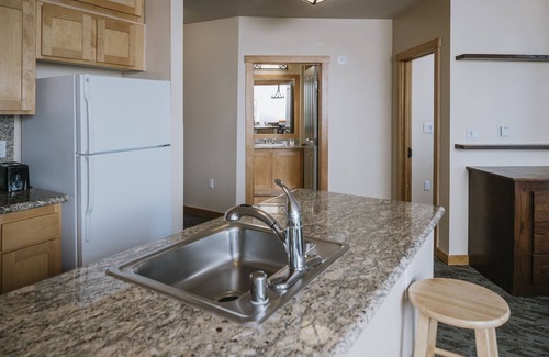 Mammoth Lakes Hotel | Juniper Springs Resort