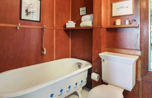 Leland Cottage | Juniper Trail Cottage in Leland on N Lake Leelanau