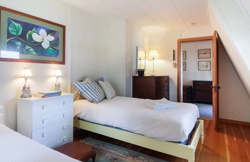 Leland Cottage | Juniper Trail Cottage in Leland on N Lake Leelanau