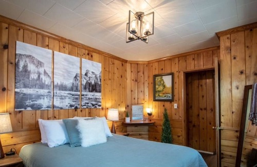 June Lake House | Juniper Two-Bedroom Suite (Unit 6) at Lake Front Cabins