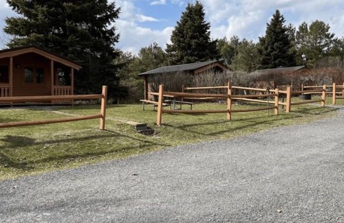 Oaks Corners Cottage | Junius Pond