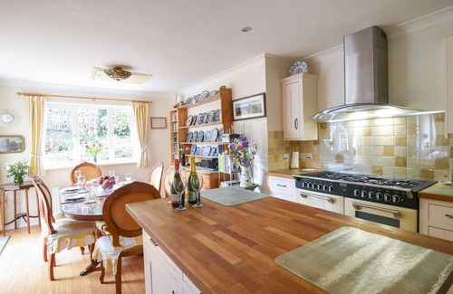 Lyme Regis Cottage | Jurassic Sea View
