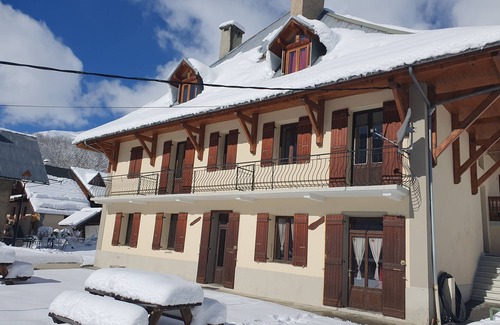 Saint-Colomban-des-Villards Apartment | Just 5 minutes from the Domaine des Sybelles! Fully equipped apartment with view.