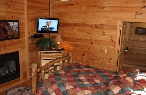 Bryson City Cabin | JUST 5 MILES AWAY FROM NOC