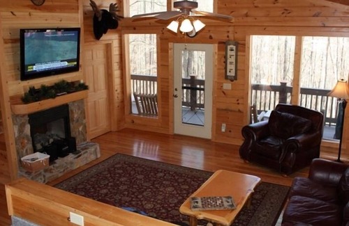 Bryson City Cabin | JUST 5 MILES AWAY FROM NOC