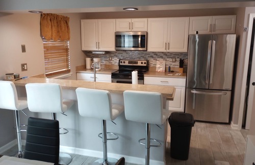 Northwest Condo | Just a 15-min drive from VA Beach Oceanfront and 20 min from Sentera Hospital.
