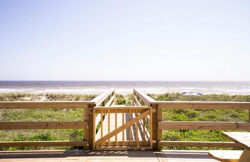 Caswell Beach House | Just A Beach Cottage by Oak Island Accommodations