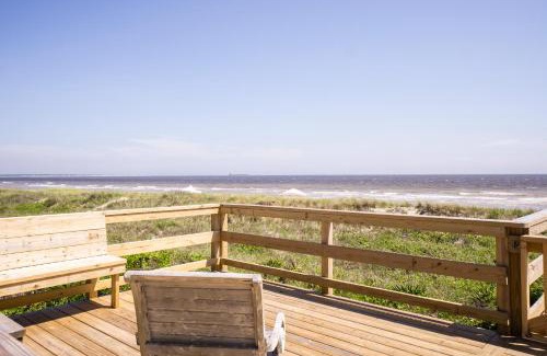 Caswell Beach House | Just A Beach Cottage by Oak Island Accommodations