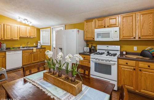 Michigan City House | Just as the title says: Comfy Cozy. Very cute house in a quiet residential neighborhood.