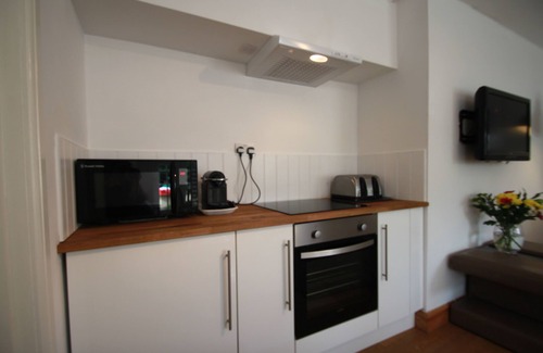 Dartmouth Apartment | Just B - Apartment 4