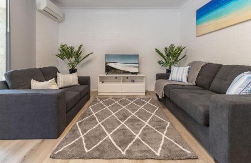 Boomerang Beach Apartment | Just Beachy