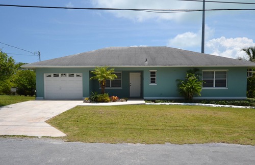 Spanish Wells House | "Just Chillin " Spanish Wells/Russell Island home. Two minute walk to the beach