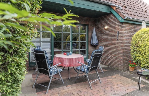 Carolinensiel Apartment | Just enjoy the silence: The ground floor apartment is located near the K